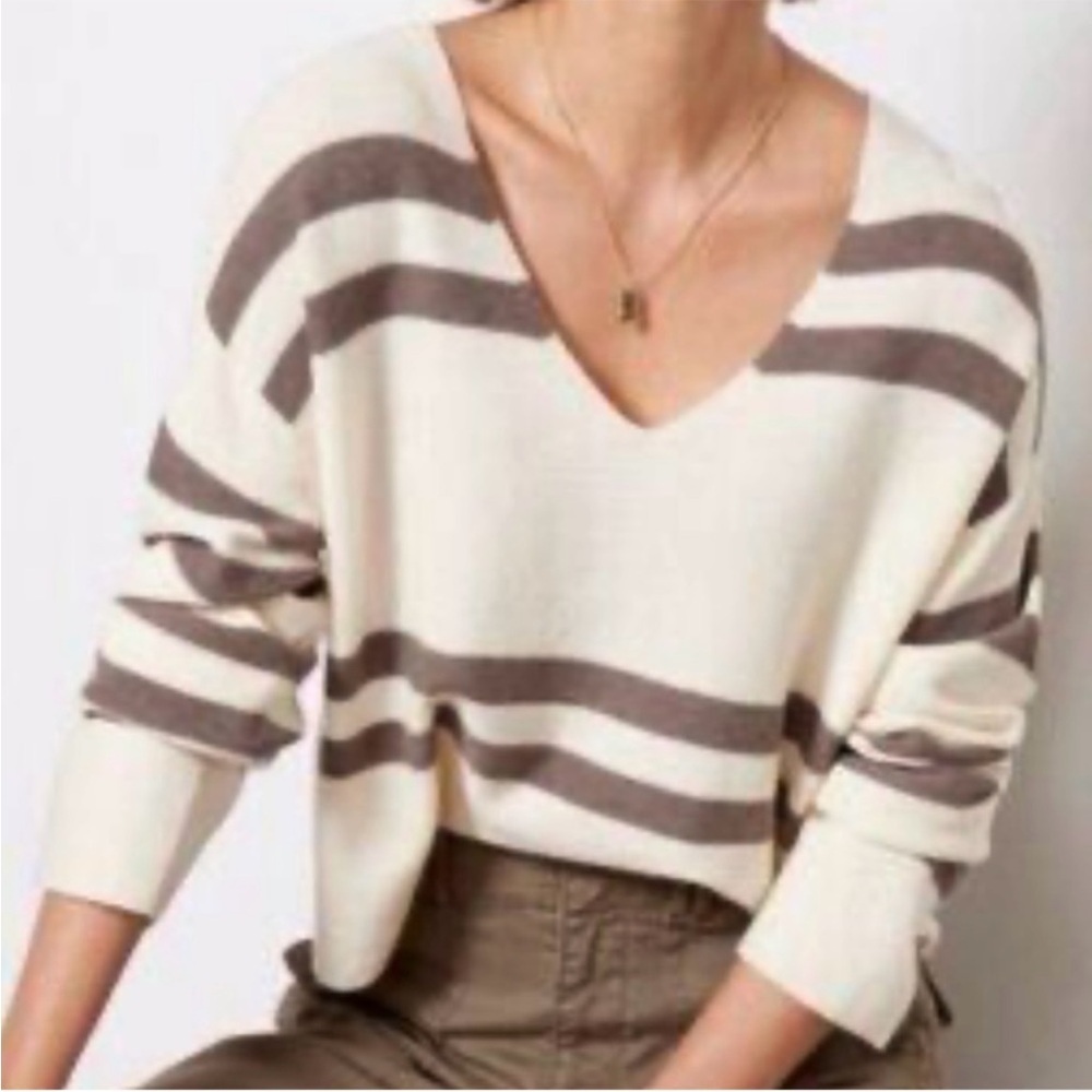 Like New LNA Clothing Sweater
Size Large